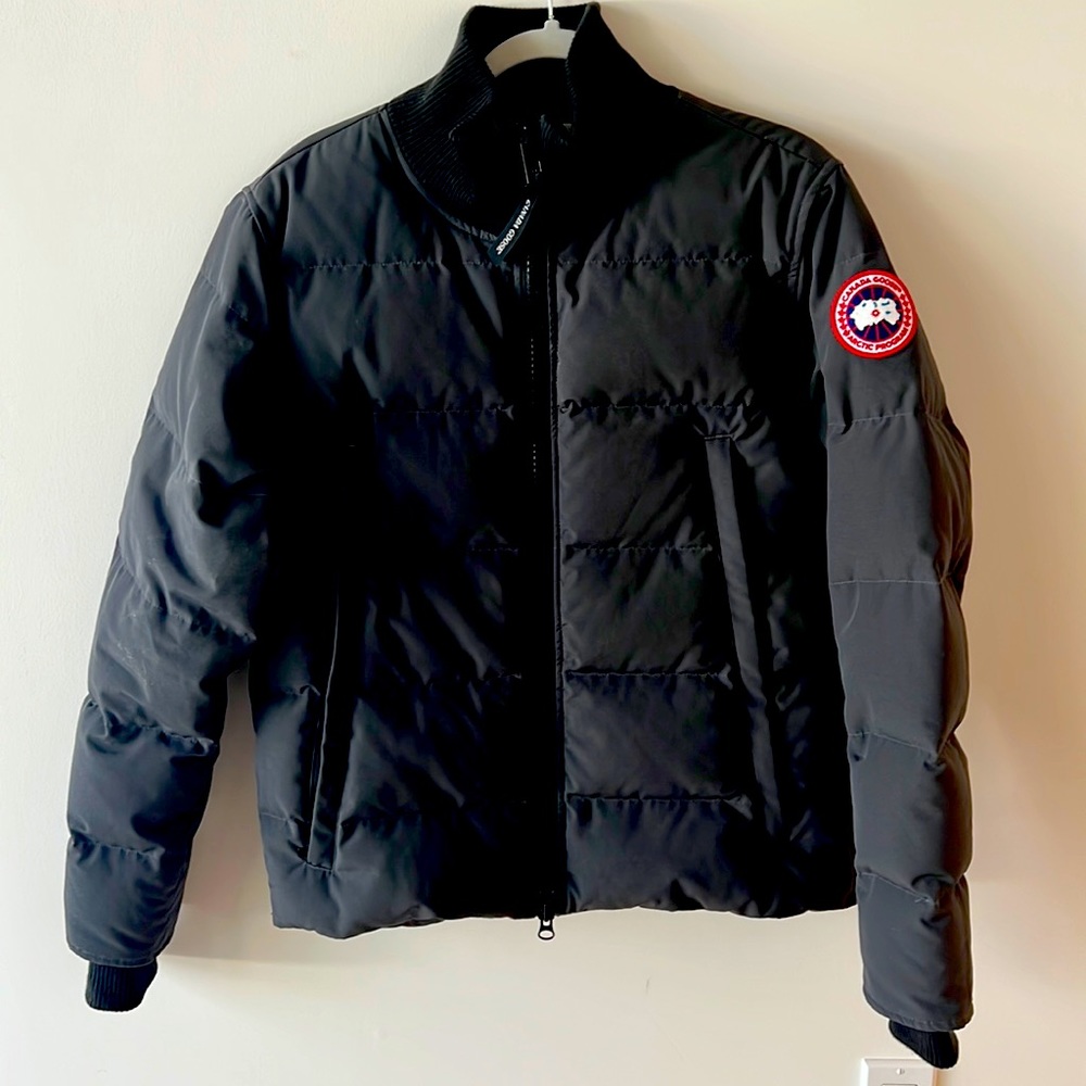 Canada goose mens bomber jacket medium